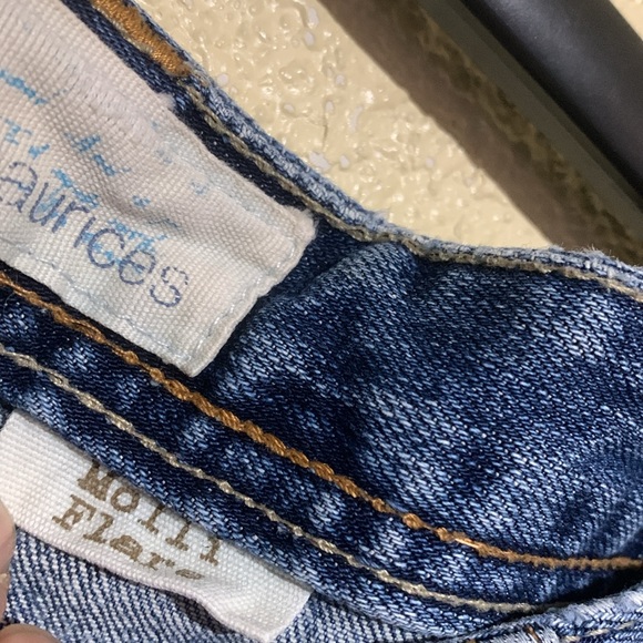 Maurices Jeans 11/12 Long Junior Blue Molli Flare/Bootcut Distressed Stretch - Picture 8 of 16